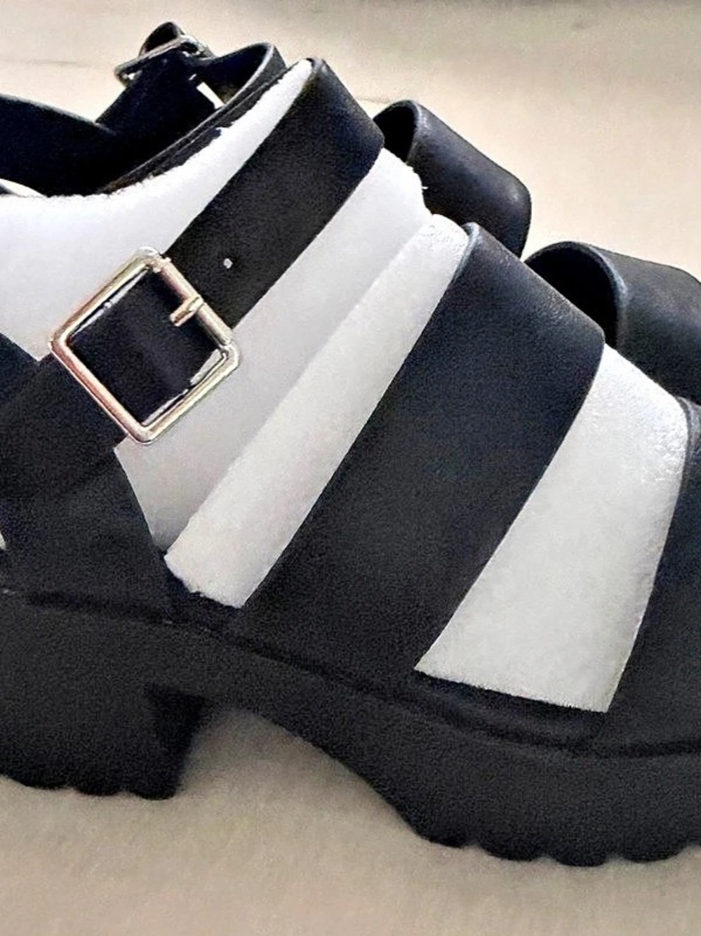 SODA Account Platform Sandals Black & White US 6.5